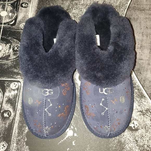NIB UGG Slipper - Picture 2 of 5
